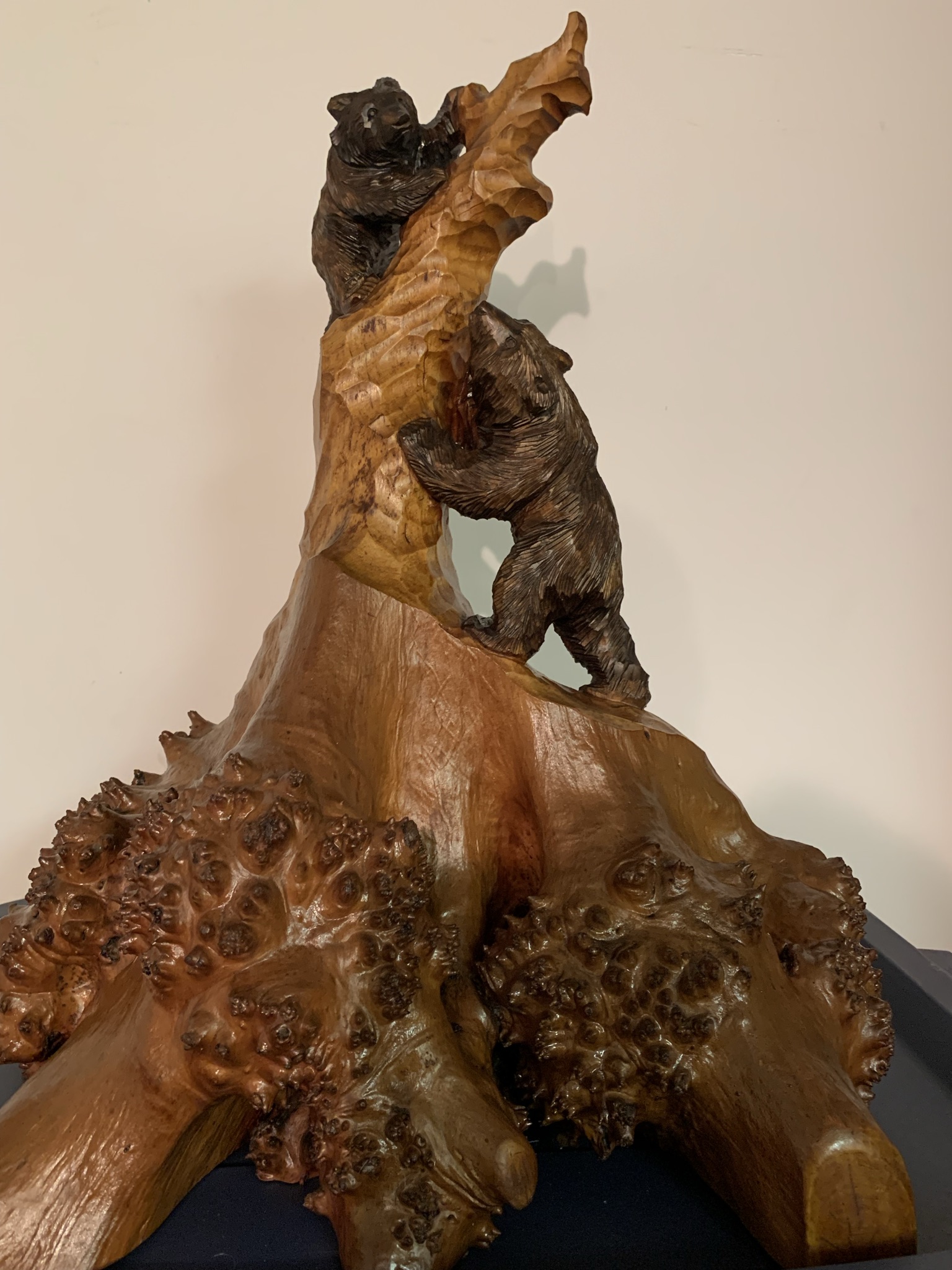 Ittobori Japanese root art bear tower
