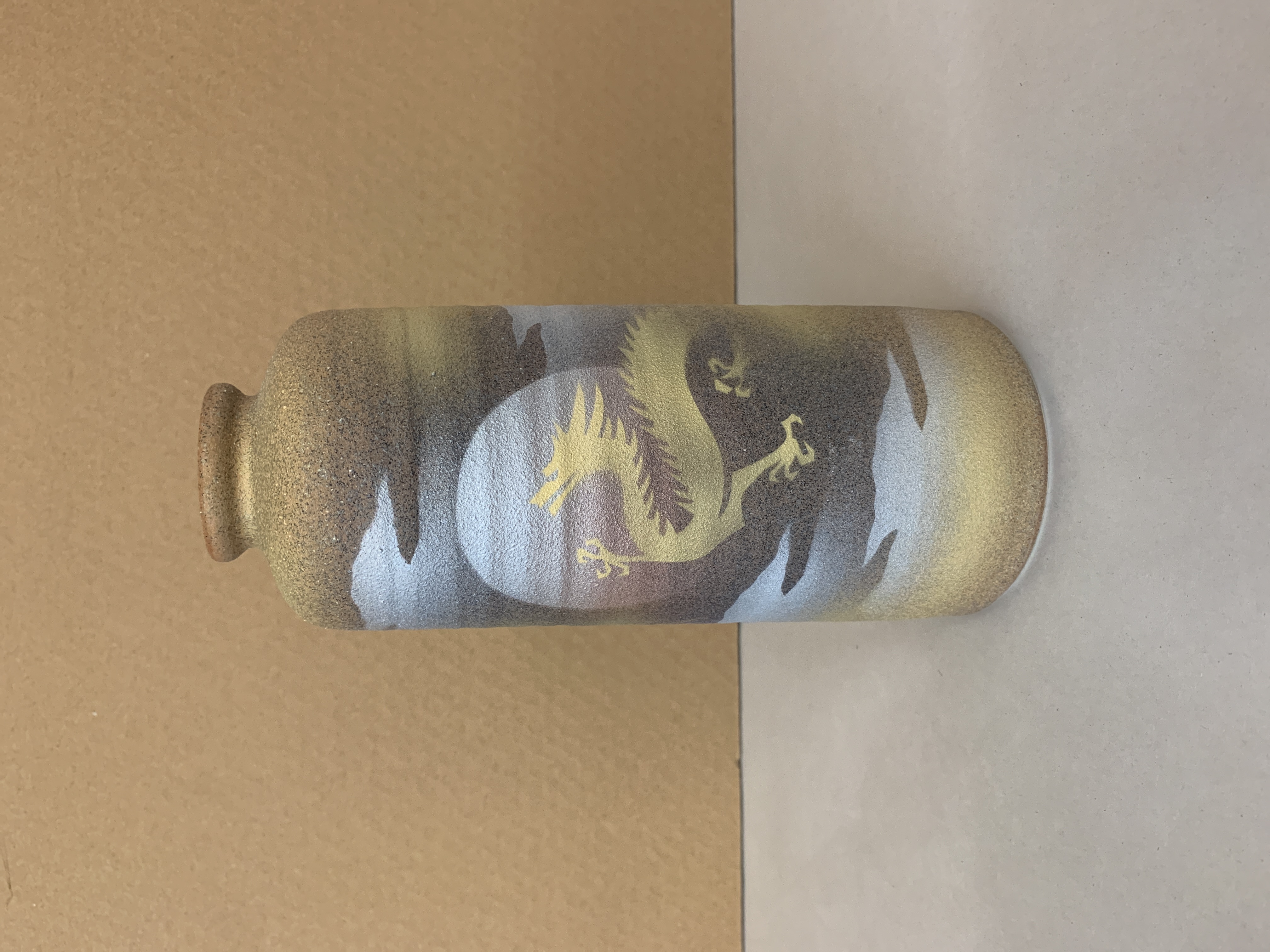 Base glaze dragon vase 